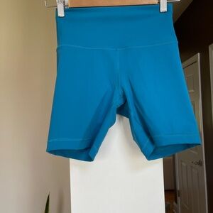 Lululemon Wunder Train High-Rise Short 6"